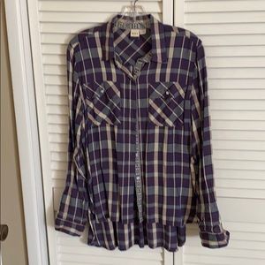 Roxy plaid button down long sleeve top.
